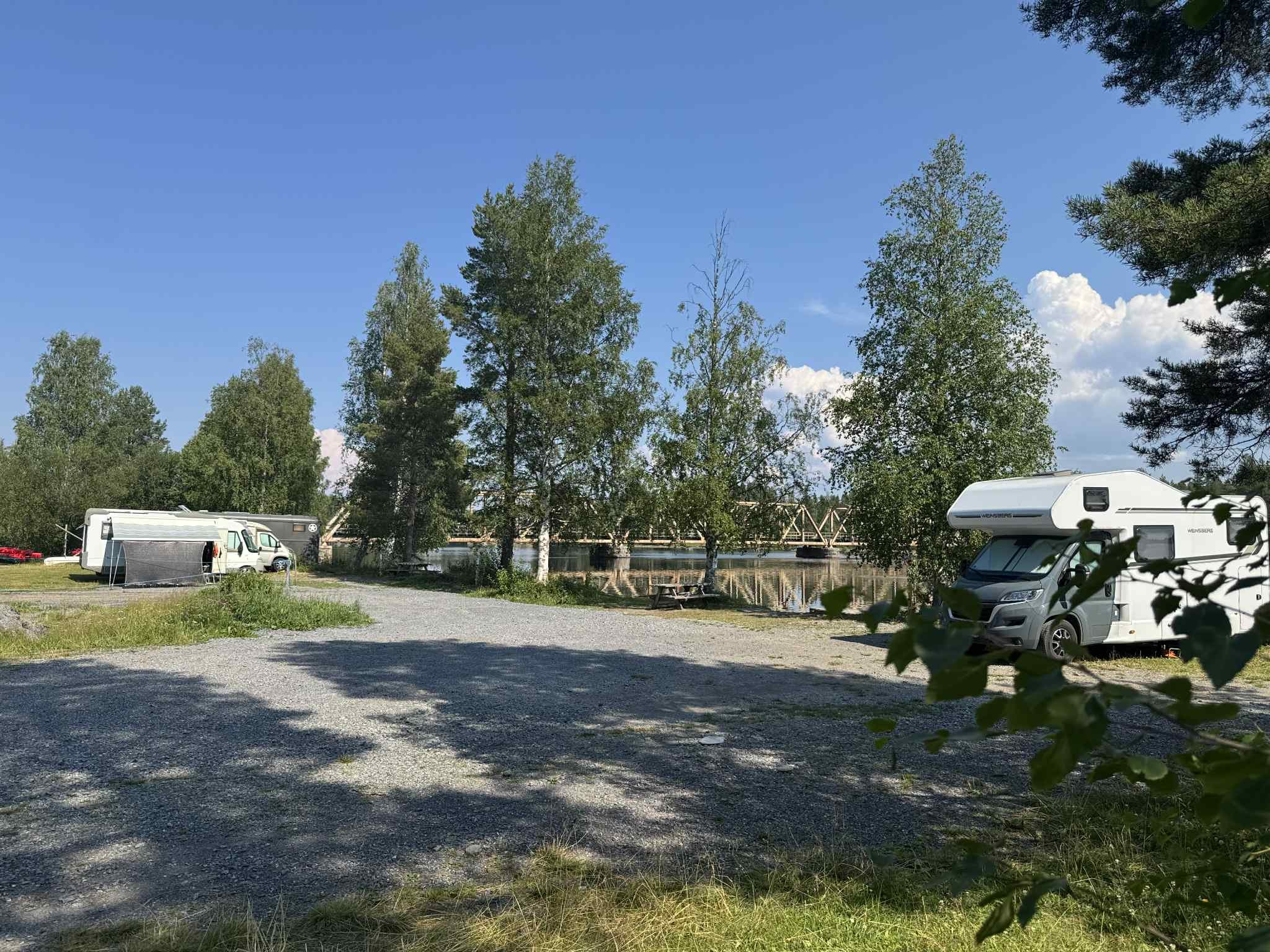 Lits Camping, Stugby och Kanot